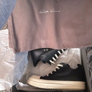 Boys size 32 ( size 1 US ) Rick Owen’s low top sneakers